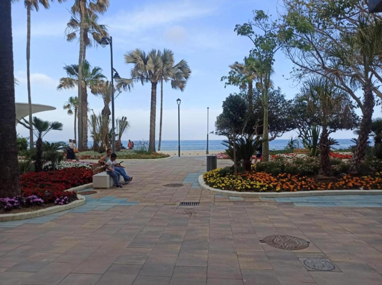 Apartamento Vacacional Paseo Maritimo Estepona Apartment Bagian luar foto